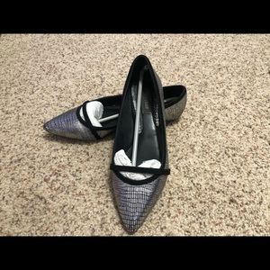 Nadia Black/Silver Point Towed Flats